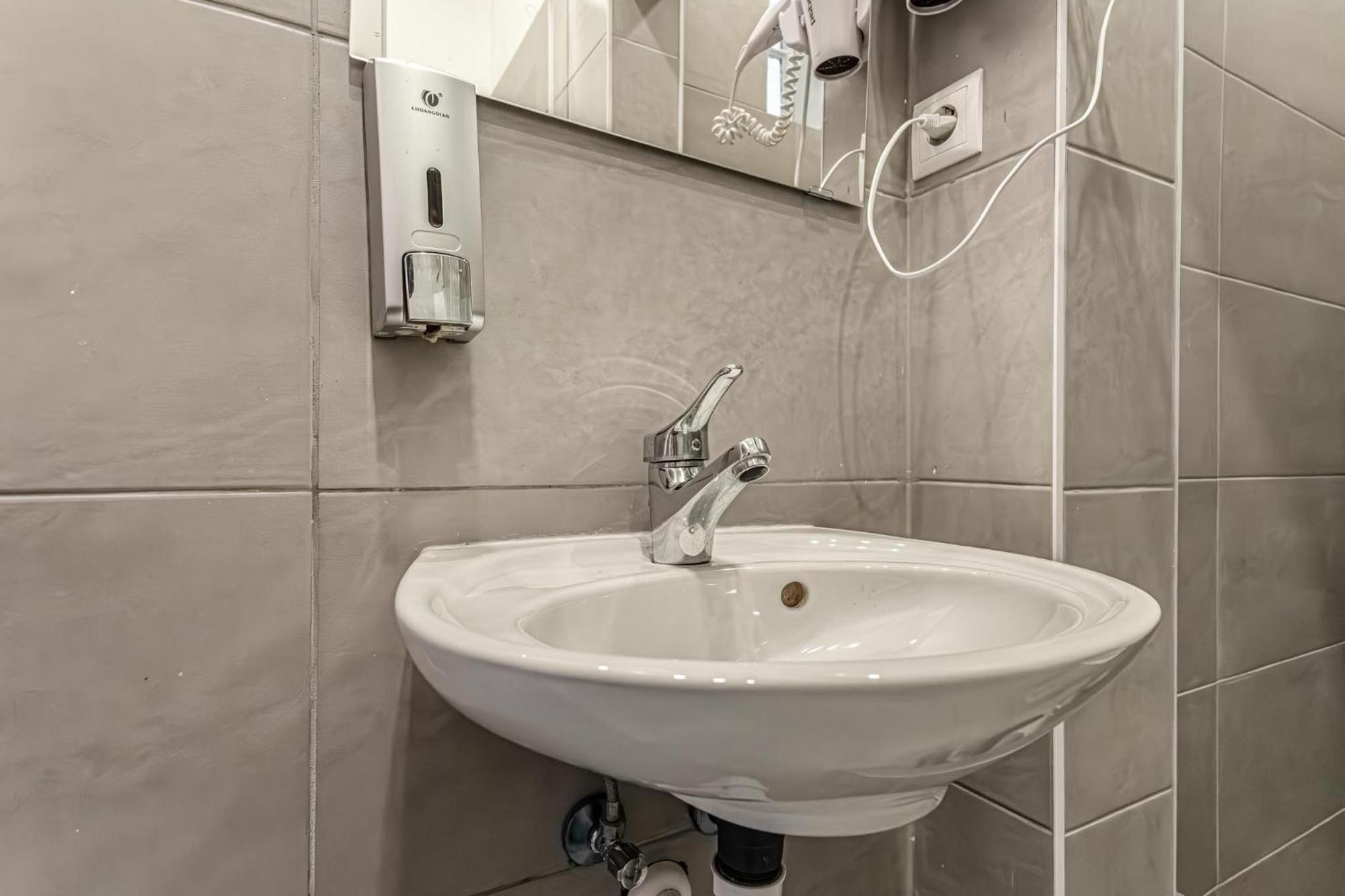 Gorgeous 1Br Apt Near Akh Hospital Vienna Exterior photo